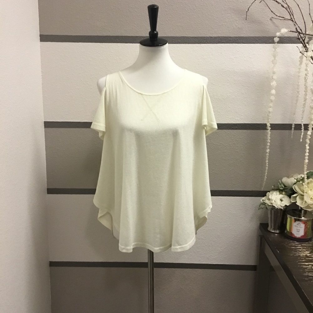 Umgee Cold Shoulder Tee Shirt